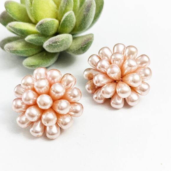 Vintage Pink Faux Pearl Mid-Century Clip Earrings - Picture 2 of 4